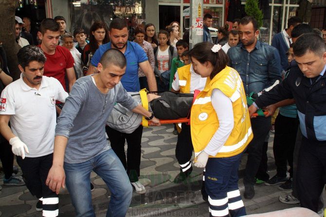 Akhisar Pazar Pazarı Yolunda Kaza; 1 Yaralı